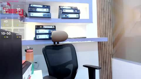 Snapshot of miss_horney chatting on 19, 4, 2026 miss_horney online show from 19, 4, 2026