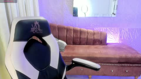 Snapshot of miss_isabella_m chatting on 30, 4, 2026 Isabella online show from 30, 4, 2026