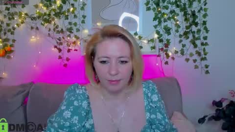 miss_lisaa online show from 15, 11, 2025