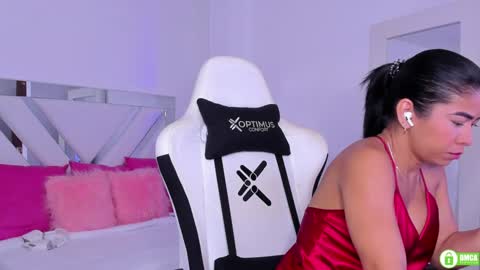   online show from 1, 2, 2025