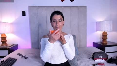Snapshot of miss_milf_ chatting on 6, 5, 2026 miss_milf_ online show from 6, 5, 2026