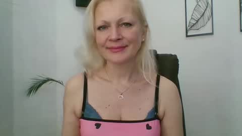 Snapshot of miss_natalix chatting on 26, 10, 2025 miss_natalix online show from 26, 10, 2025