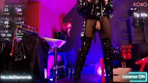 Miss Nicole online show from 25, 2, 2025