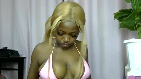 Snapshot of miss_sexyyy chatting on 9, 5, 2026 miss_sexyyy online show from 9, 5, 2026