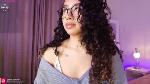 Amy Olivera online show from 24, 11, 2025