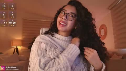 Snapshot of miss_sidney chatting on 22, 5, 2026 Amy Olivera online show from 22, 5, 2026