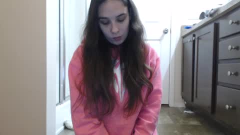 Snapshot of miss_sunshine01 chatting on 4, 12, 2024 Bella online show from 4, 12, 2024