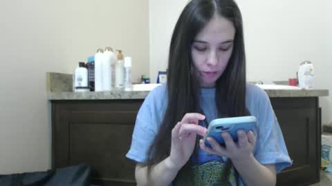 Snapshot of miss_sunshine01 chatting on 28, 1, 2025 Bella online show from 28, 1, 2025