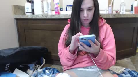 Snapshot of miss_sunshine01 chatting on 4, 2, 2025 Bella online show from 4, 2, 2025