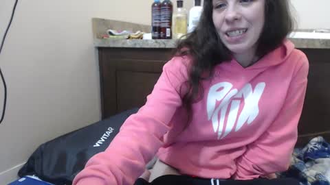 Snapshot of miss_sunshine01 chatting on 5, 3, 2025 Bella online show from 5, 3, 2025