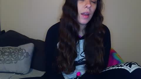 Snapshot of miss_sunshine01 chatting on 25, 9, 2025 Bella online show from 25, 9, 2025