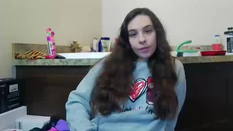 Snapshot of miss_sunshine01 chatting on 18, 10, 2025 Bella online show from 18, 10, 2025