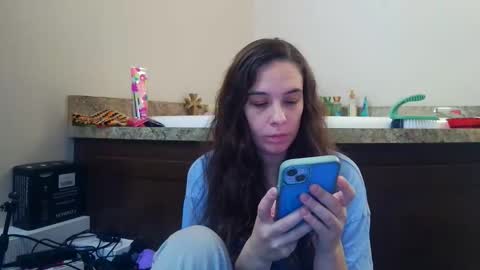 Snapshot of miss_sunshine01 chatting on 18, 10, 2025 Bella online show from 18, 10, 2025