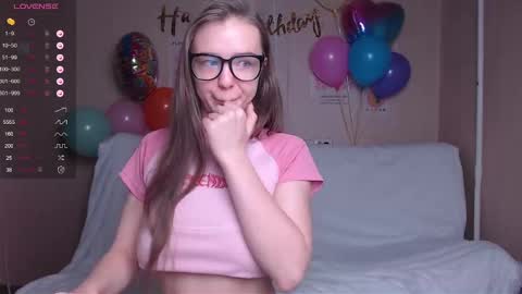 Snapshot of miss_sweetbb chatting on 2, 12, 2024 Bella online show from 2, 12, 2024