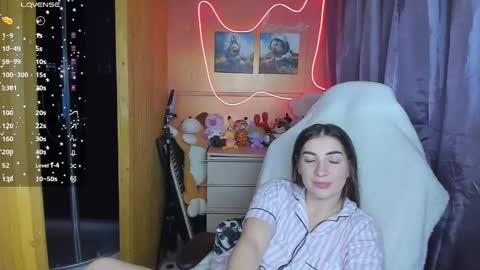 Snapshot of miss_tasy chatting on 8, 3, 2025 Melanie January 15th is my birthday there will be an interesting show online show from 8, 3, 2025