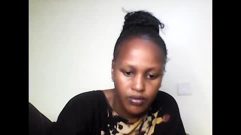 Snapshot of miss_vall chatting on 16, 10, 2025 miss_vall online show from 16, 10, 2025