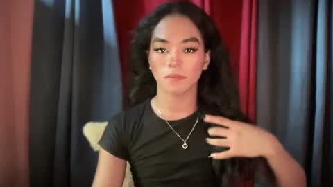 Snapshot of miss_veron_xoxo chatting on 8, 11, 2025 miss_veron_xoxo online show from 8, 11, 2025