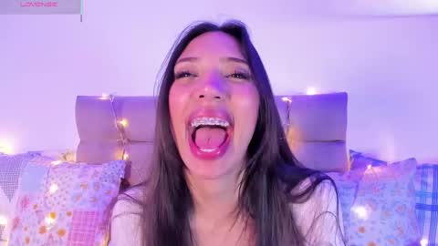 Snapshot of miss_veronica2 chatting on 6, 2, 2025 Miss Veronica online show from 6, 2, 2025