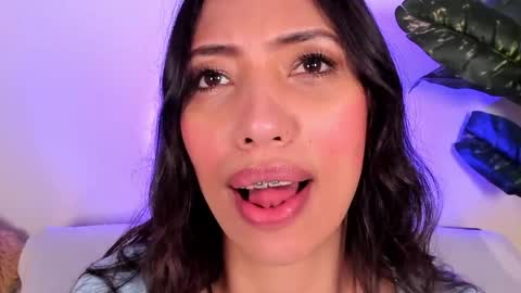 Snapshot of miss_veronica2 chatting on 7, 5, 2026 Miss Veronica online show from 7, 5, 2026