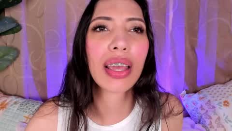 Snapshot of miss_veronica2 chatting on 5, 6, 2026 Miss Veronica online show from 5, 6, 2026