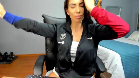 Alesyamuscledoll online show from 18, 1, 2025