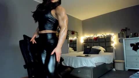 Alesyamuscledoll online show from 8, 1, 2026