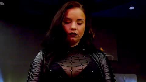 Snapshot of missalicereign chatting on 1, 4, 2026 AliceReign online show from 1, 4, 2026