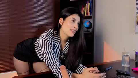 Snapshot of missatenea2 chatting on 3, 6, 2026 Laura online show from 3, 6, 2026