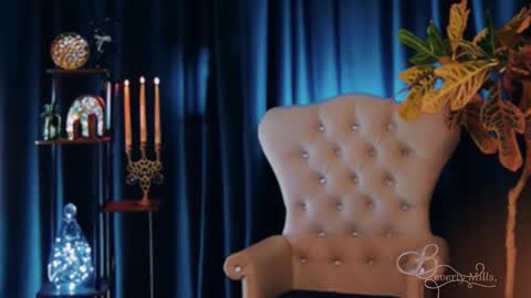 Snapshot of missbeverlymills chatting on 25, 5, 2026 The divine Beverly online show from 25, 5, 2026