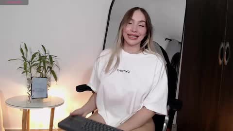 Snapshot of missblair12 chatting on 1, 3, 2025 MissBlair online show from 1, 3, 2025