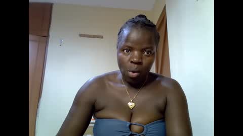 Snapshot of misscandy352_ chatting on 18, 5, 2026 misscandy352_ online show from 18, 5, 2026