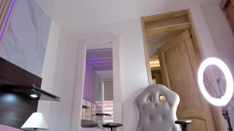 misscheelsee_as online show from 9, 1, 2025