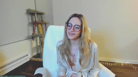 Snapshot of missdylanbloom chatting on 4, 3, 2026 Dylan online show from 4, 3, 2026