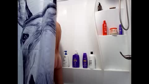 MissEeva online show from 8, 1, 2025