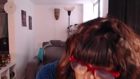 Emilie Diaz online show from 10, 2, 2026