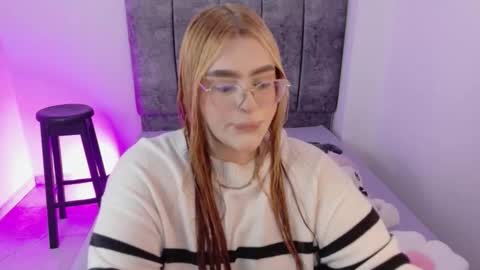 missevans_ online show from 21, 12, 2025