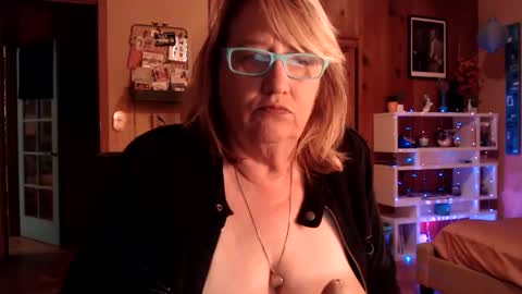 MissKittyFox online show from 12, 12, 2024