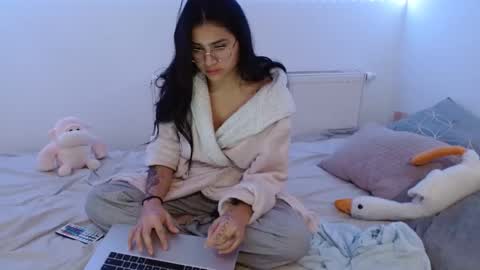 kylie online show from 31, 12, 2024