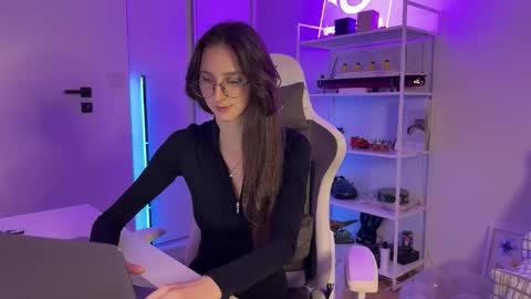 misslalii online show from 3, 12, 2025