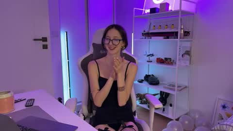 misslalii online show from 5, 12, 2025