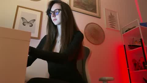 misslalii online show from 10, 3, 2026