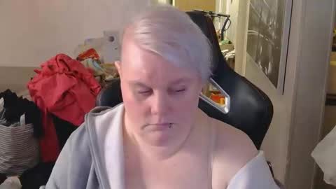 Snapshot of misslj90 chatting on 16, 4, 2026 misslj90 online show from 16, 4, 2026