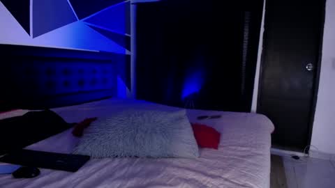 Miss Loise online show from 3, 2, 2025