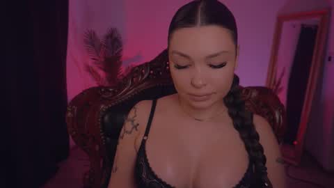 LUXXANDRA online show from 26, 2, 2025