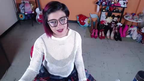 Miss Mia online show from 4, 1, 2025