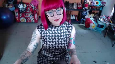 Miss Mia online show from 28, 11, 2025