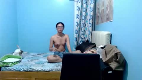 missminervaa online show from 16, 4, 2026