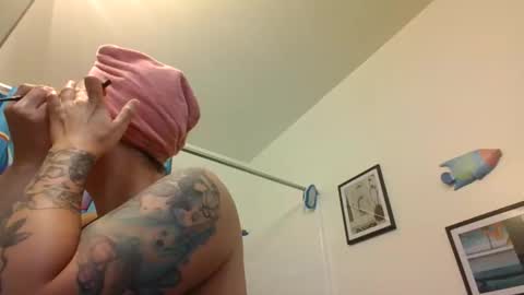 Snapshot of missmonatoyou chatting on 23, 5, 2026 MissMona online show from 23, 5, 2026