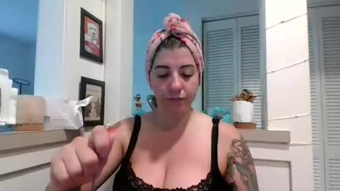 Snapshot of missmonatoyou chatting on 31, 5, 2026 MissMona online show from 31, 5, 2026