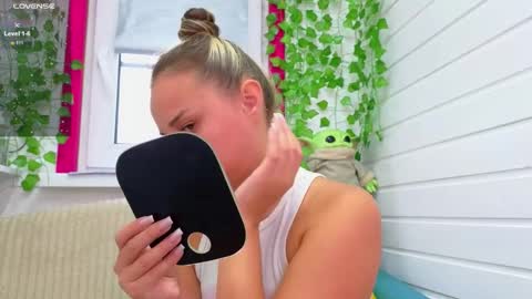 . online show from 25, 9, 2025